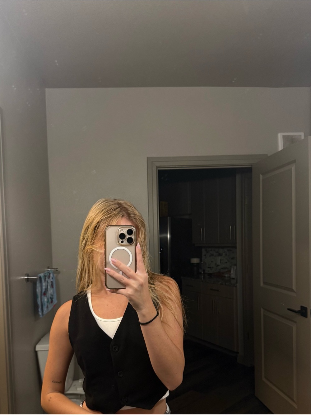 SHEIN Black Sleeveless Button Crop Vest